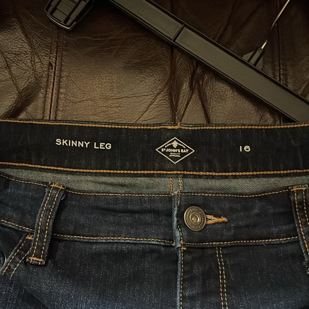 St. John’s Bay Skinny Leg Blue Jeans - Size 16 - Picture 5 of 7